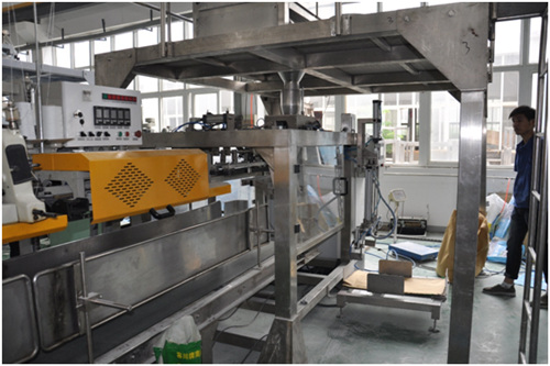 Big bag packaging machine ម៉ាស៊ីនវេចខ្ចប់កាបូបធំ